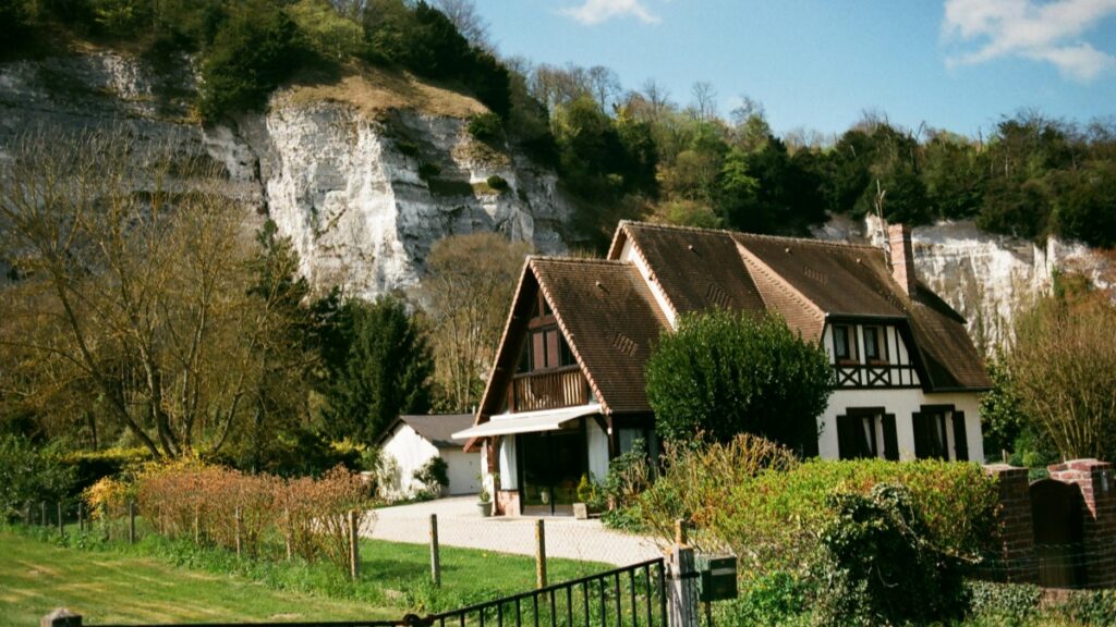 Comment les youtubeurs du Niger peuvent collaborer avec les annonceurs du Pakistan en 2025