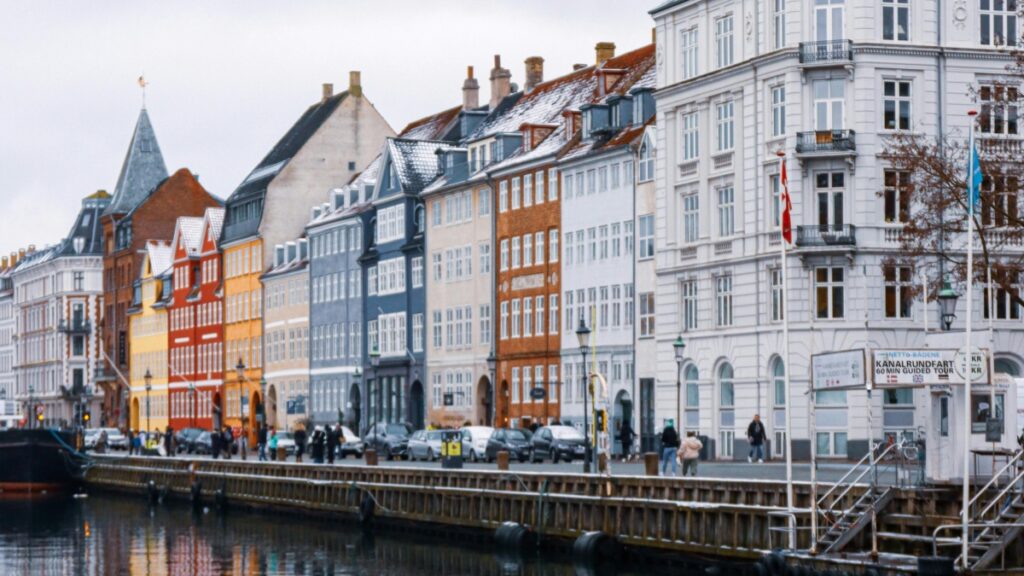 How Niger YouTube bloggers can collaborate with Qatar advertisers in 2025