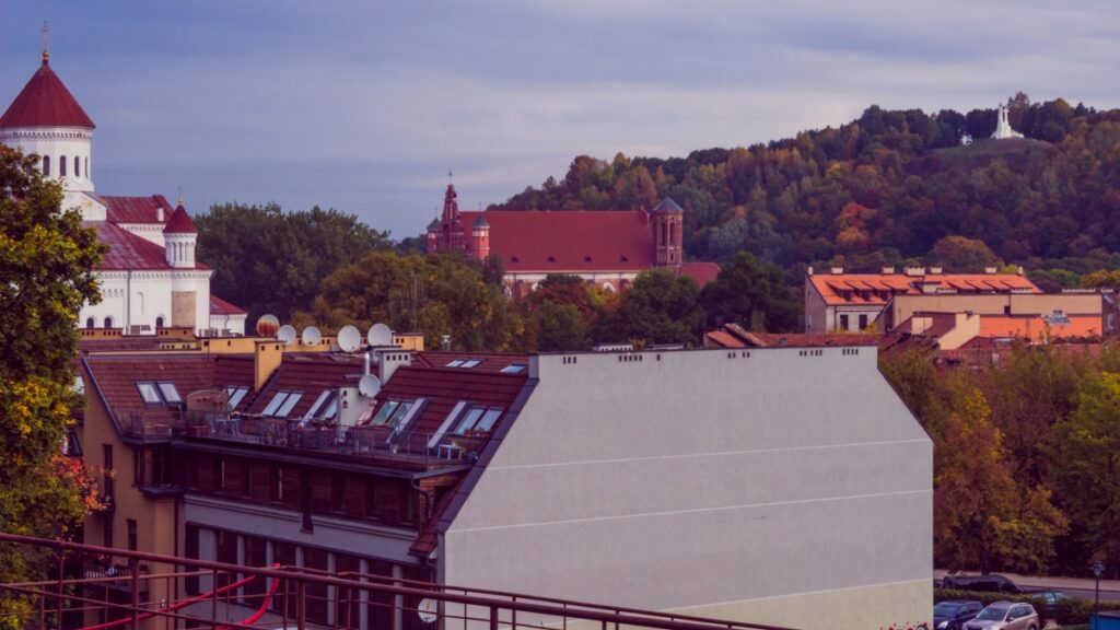 Comment les blogueurs Telegram du Niger collaborent avec les annonceurs du Qatar en 2025