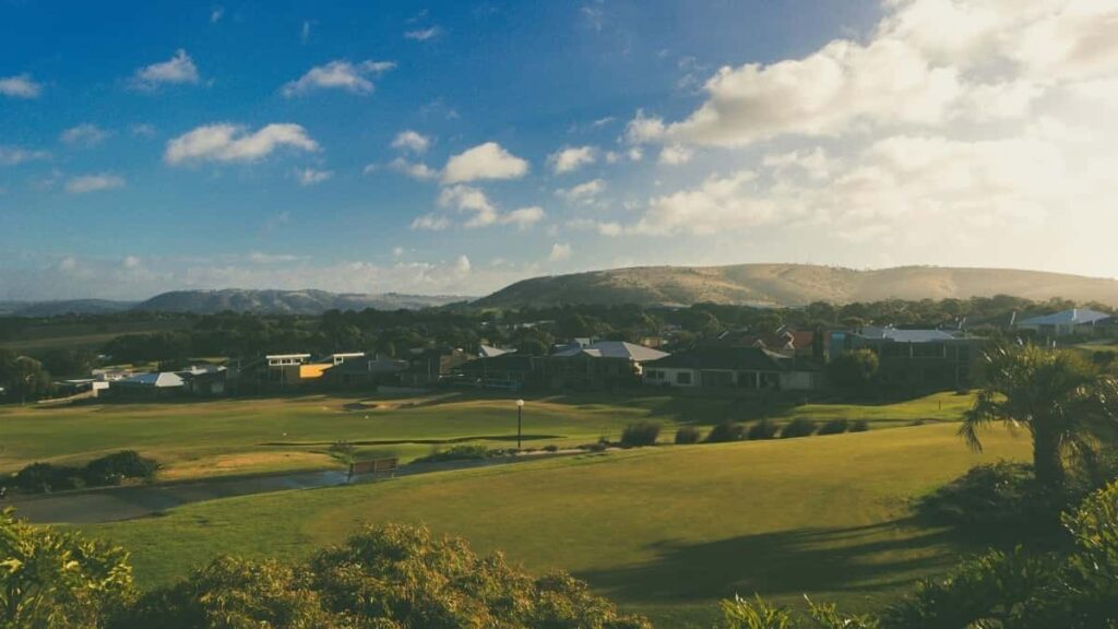 2025 United Arab Emirates YouTube AllCategory Advertising Rate Card pour Niger