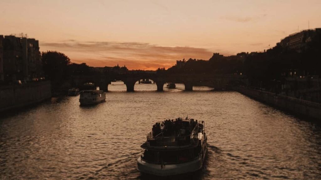 2025 Indonesia LinkedIn AllCategory Advertising Rate Card pour Niger