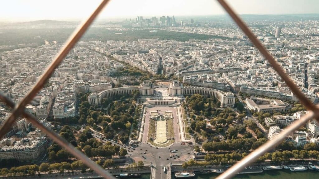 2025 Indonesia Facebook AllCategory Advertising Rate Card pour Niger