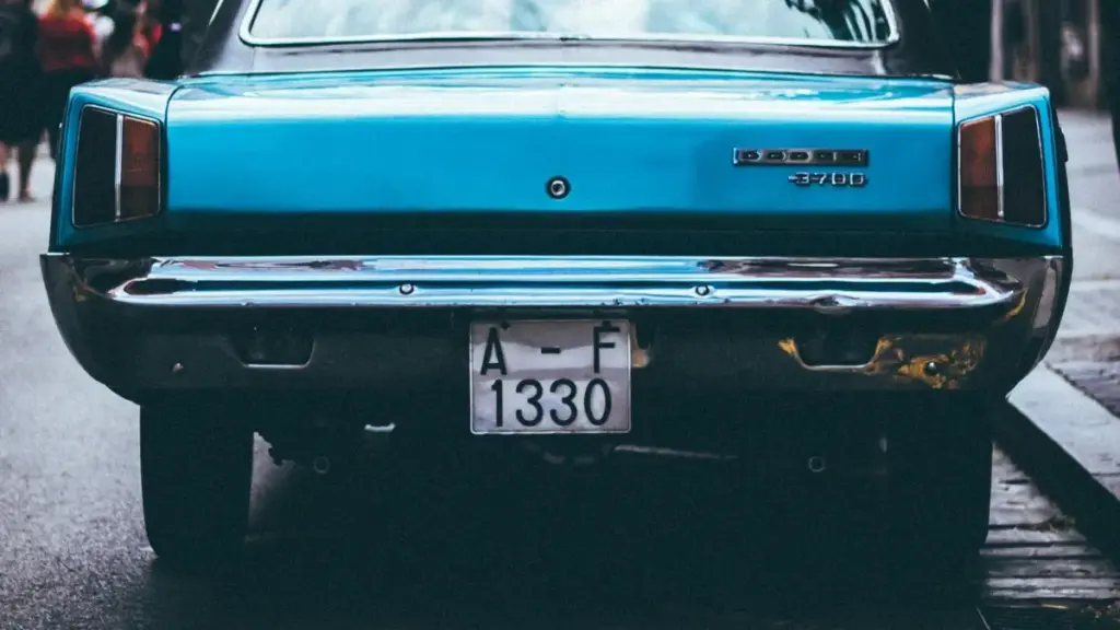 Guide pratique pour créateurs au Niger : comment identifier et contacter des marques lettones sur Chingari pour co-créer des guides de productivité efficaces.