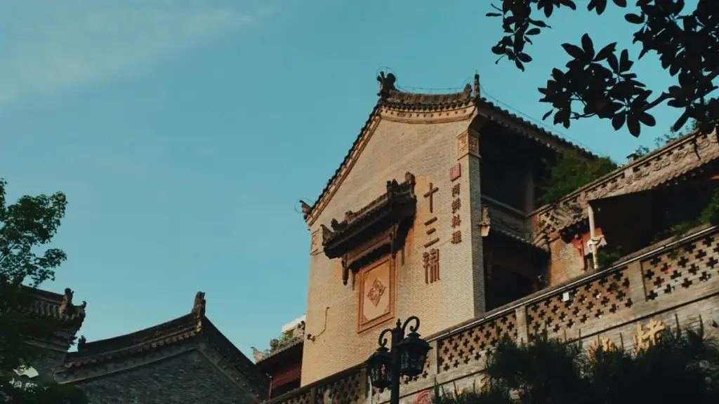 "Guide pratique pour annonceurs au Niger : comment identifier et engager des créateurs iraniens actifs sur Apple Music pour booster vos lancements beauté, avec gestion des risques et tactiques terrain."