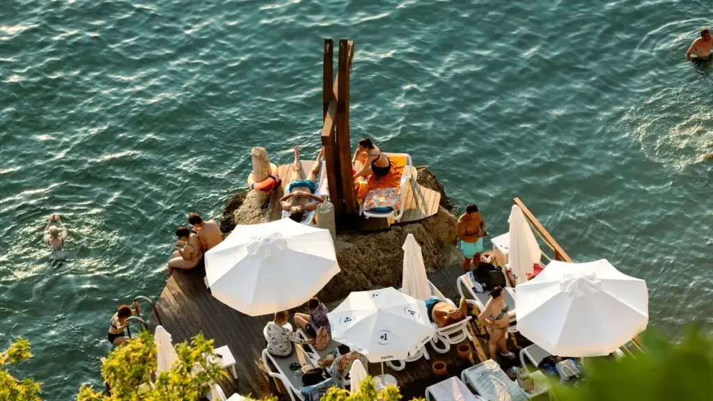 Guide pratique pour commerçants au Niger: comment trouver et collaborer avec des créateurs Pinterest du Pérou pour booster les ventes de votre boutique en ligne, avec stratégies locales et outils.