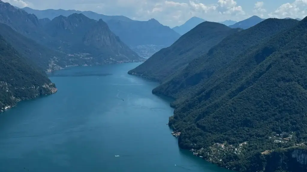 Guide pratique pour créateurs au Niger: comment repérer, contacter et convaincre marques vénézuéliennes actives sur Disney Plus pour obtenir partenariats payants.