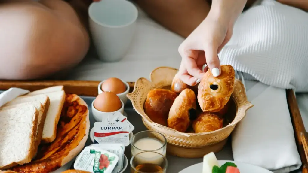 Guide pratique pour créateurs au Niger: comment approcher des marques mongoles via Disney Plus et partager des couvertures d'événements avec tags sponsorisés.