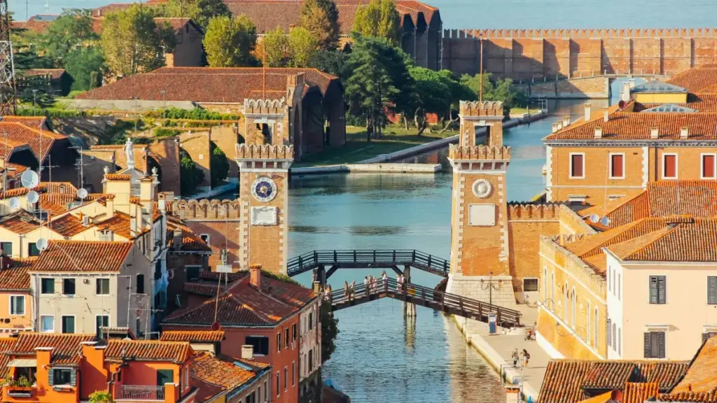 Guide pratique pour créateurs au Niger: comment atteindre marques portugaises sur Discord et décrocher revues d'hôtels sponsorisées, avec tactiques concrètes et exemples 2025.