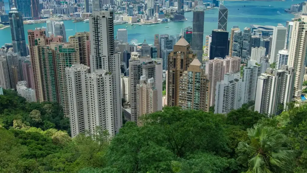 Guide pratique pour les annonceurs au Niger: comment identifier, contacter et lancer des co‑branded product drops avec des créateurs Netflix du Liban, étapes, risques et exemples concrets.